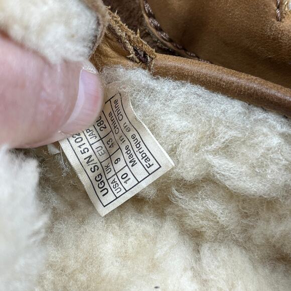 UGG Australia Byron Moccasin Men's Size 10  Sheepskin Slippers 5102 Chestnut - Picture 9 of 14